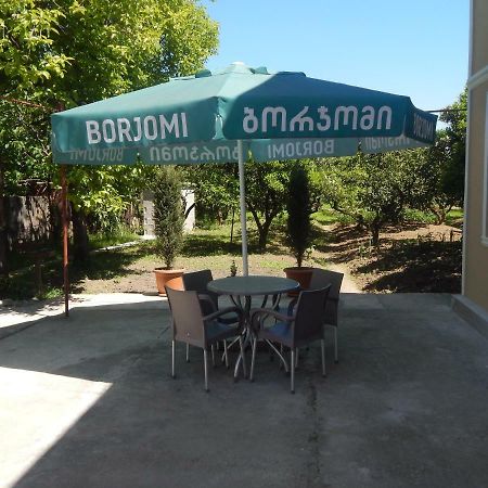 Guest House on Angisa Batoumi Extérieur photo