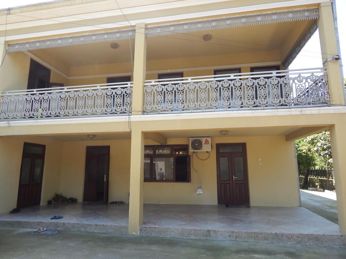 Guest House on Angisa Batoumi Extérieur photo